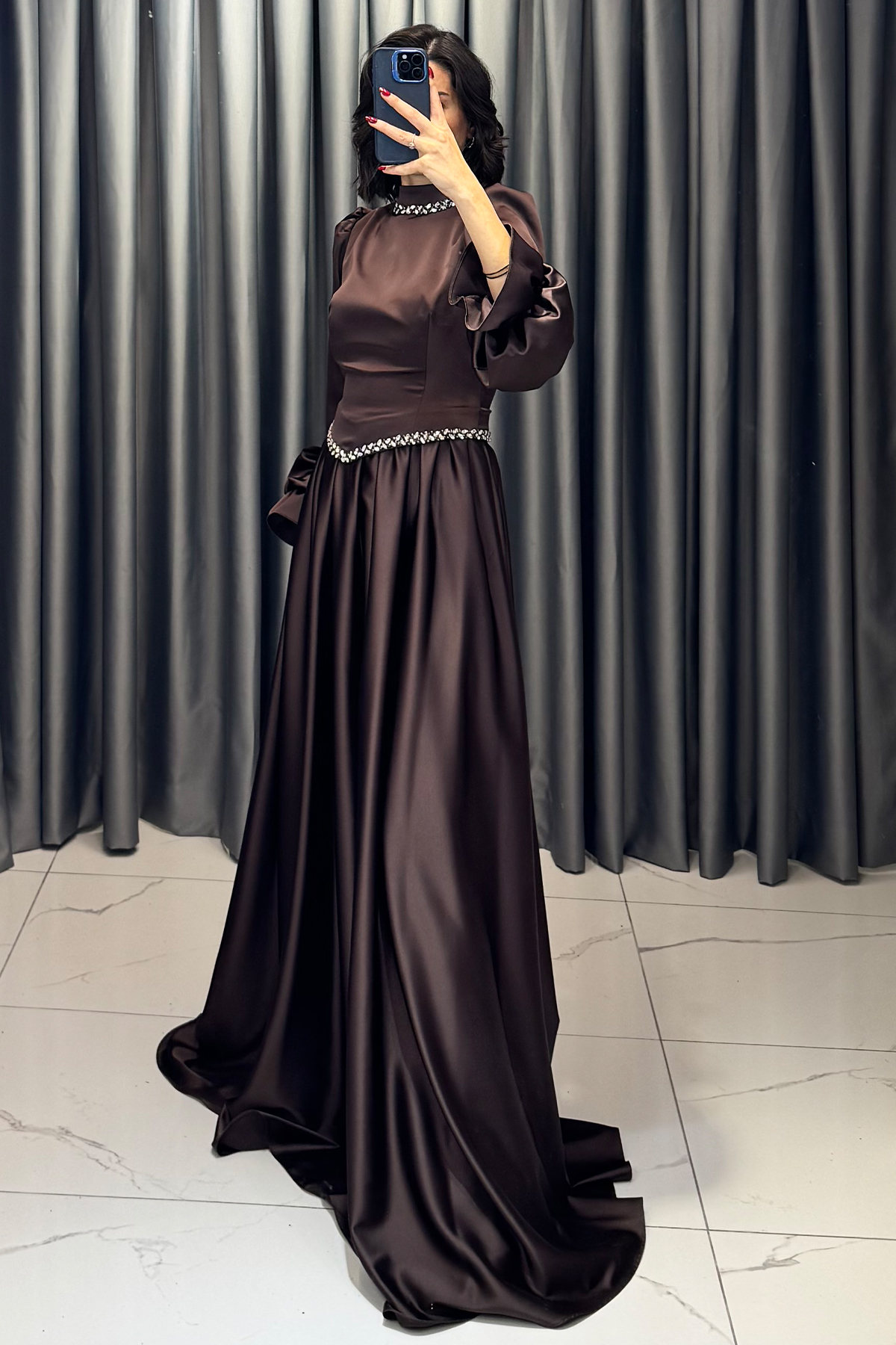 Balon Kollu Yakası ve Bilekleri Taş İşlemeli Tesettür Abiye Kahve - Görsel 3