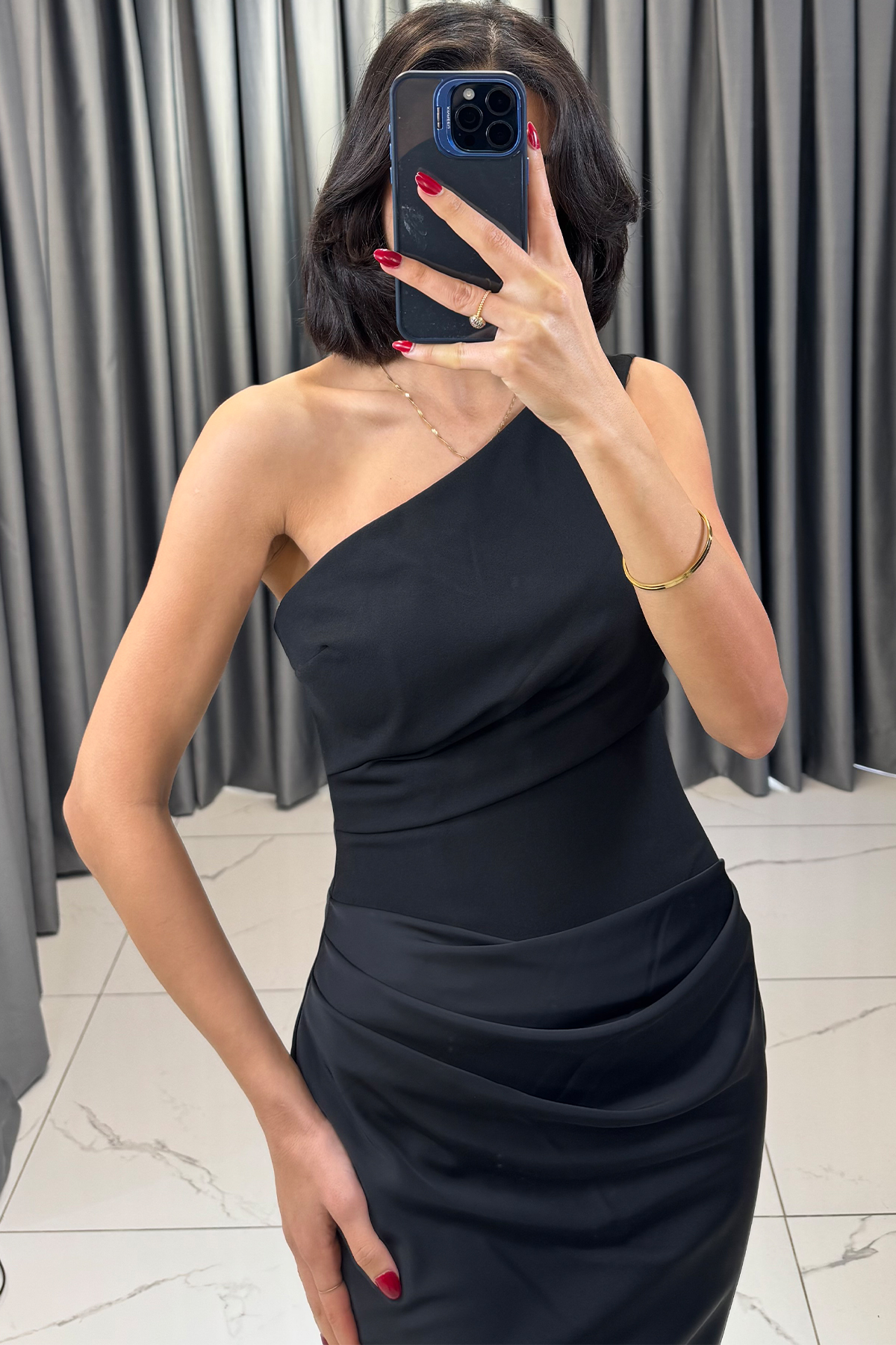 Belden Drapeli Tek Omuzlu Uzun Abiye Siyah - Görsel 2