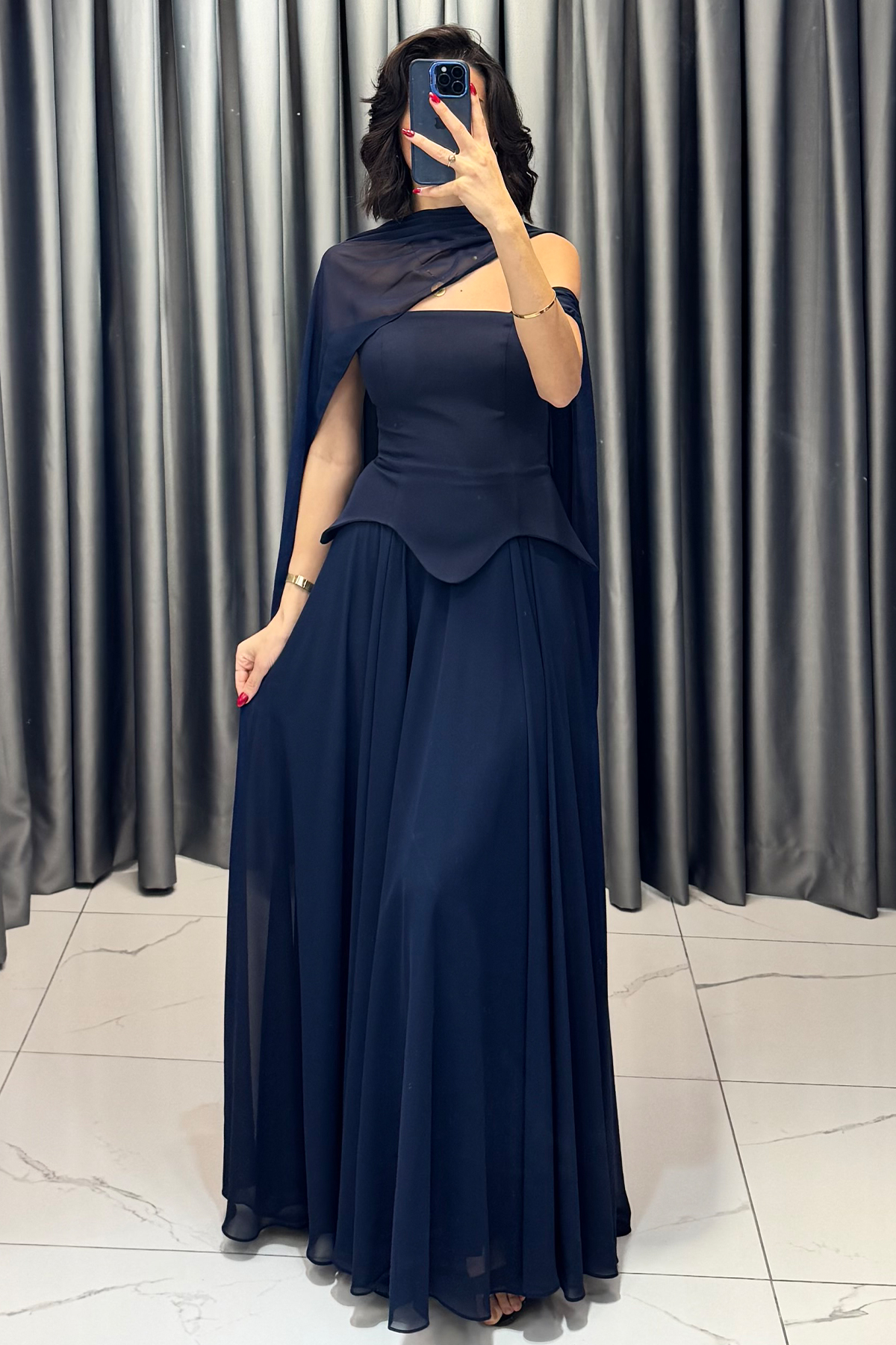 Belden Oturtmalı Düşük Kollu Şal Detaylı Abiye Lacivert