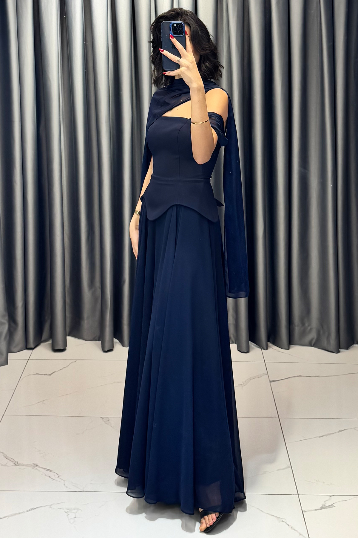 Belden Oturtmalı Düşük Kollu Şal Detaylı Abiye Lacivert - Görsel 3