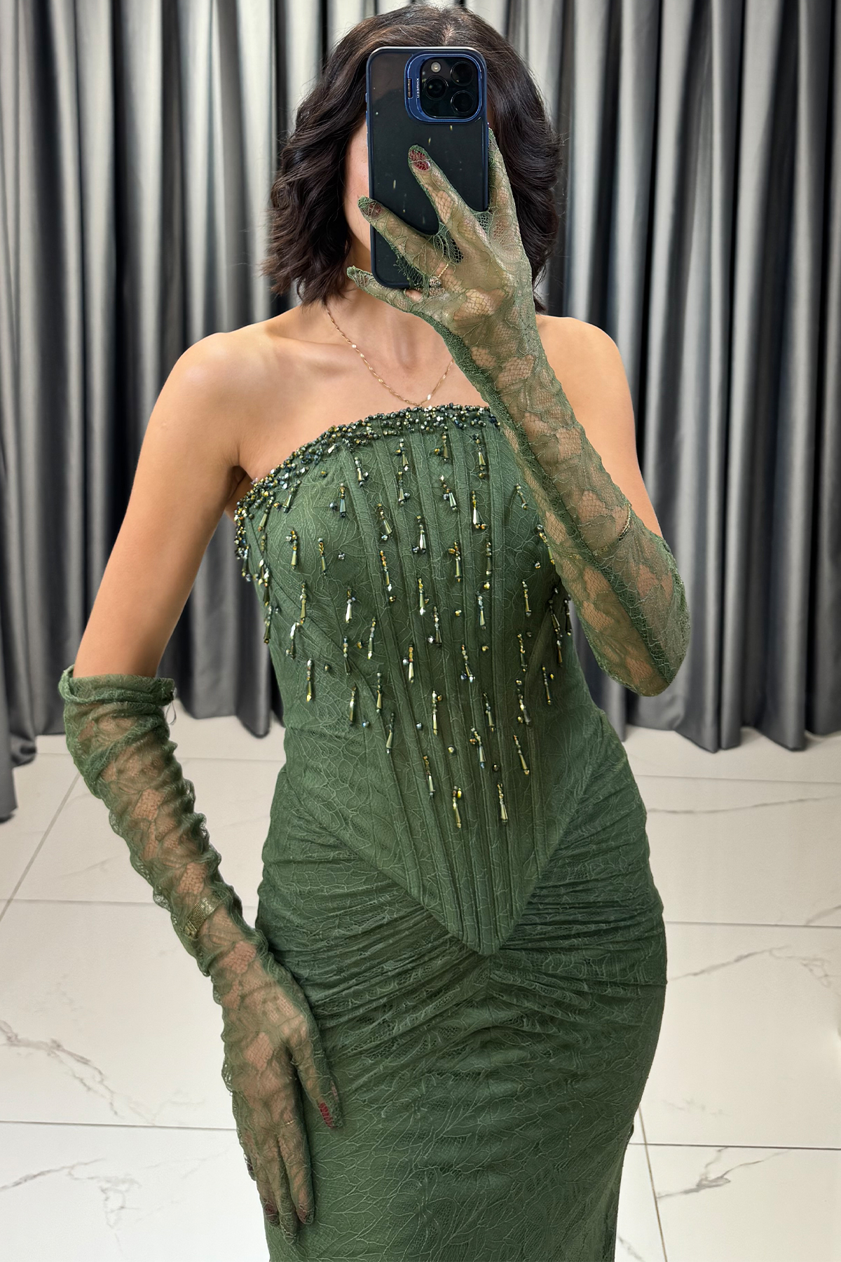 Boncuk İşlemeli Dantelli Şal Detaylı Uzun Abiye Haki - Görsel 4