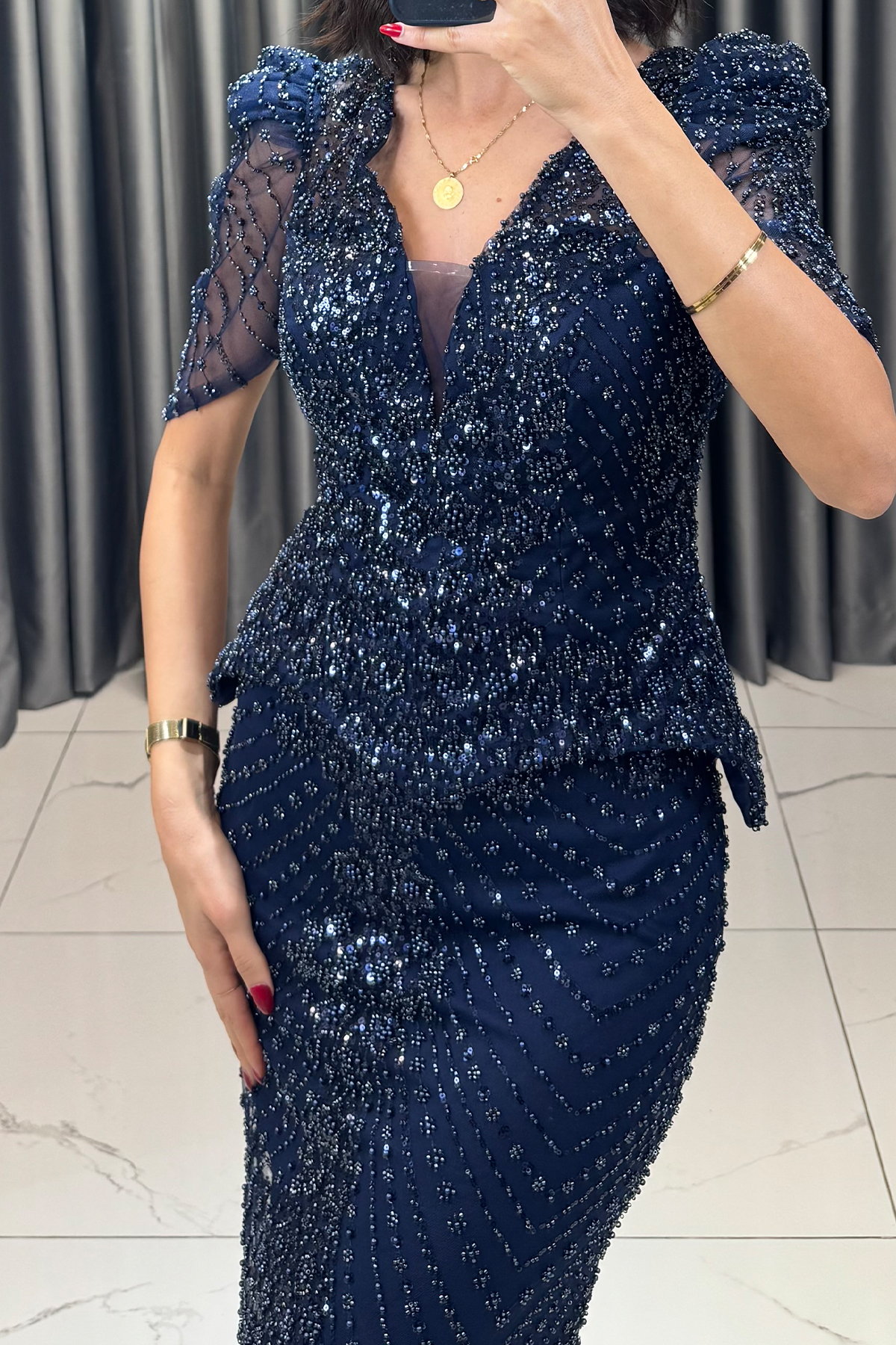 Boncuk İşlemeli Kol Detaylı Balık Model Abiye Lacivert - Görsel 2