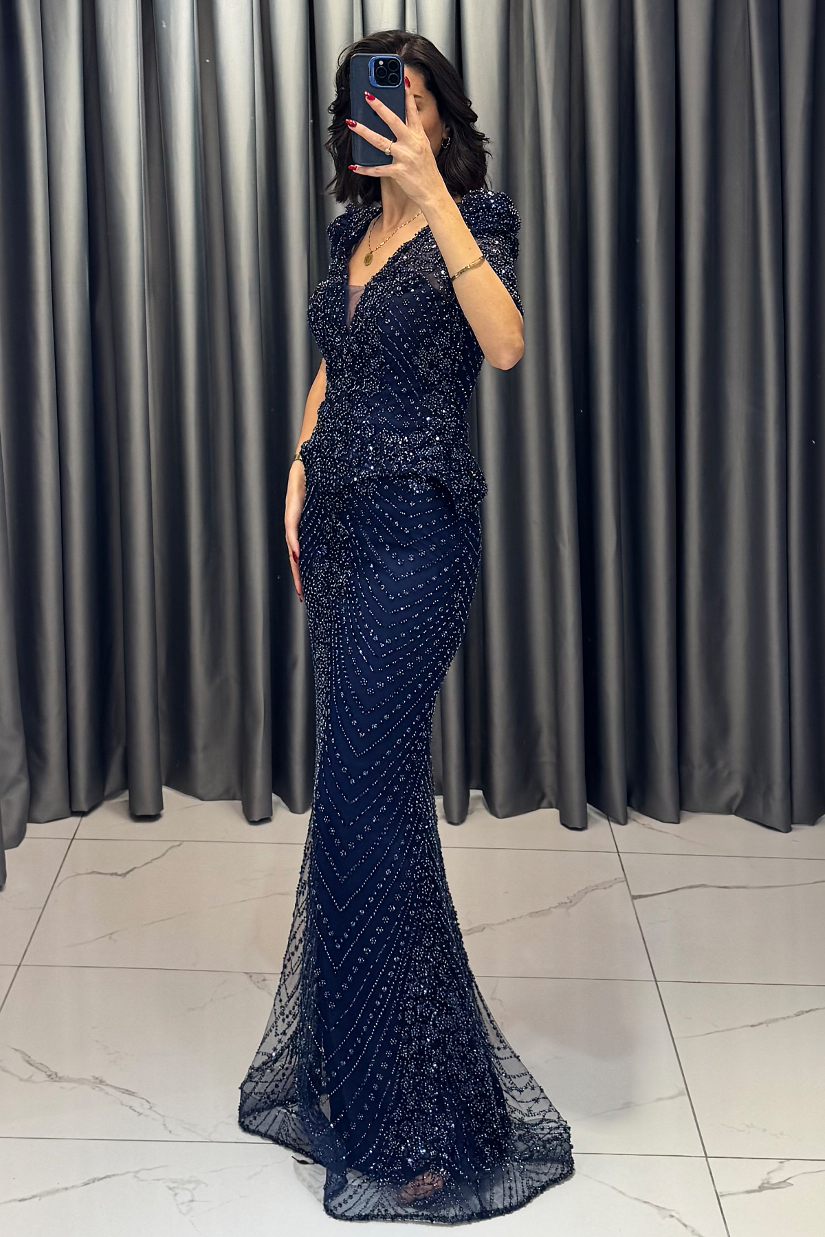 Boncuk İşlemeli Kol Detaylı Balık Model Abiye Lacivert - Görsel 3