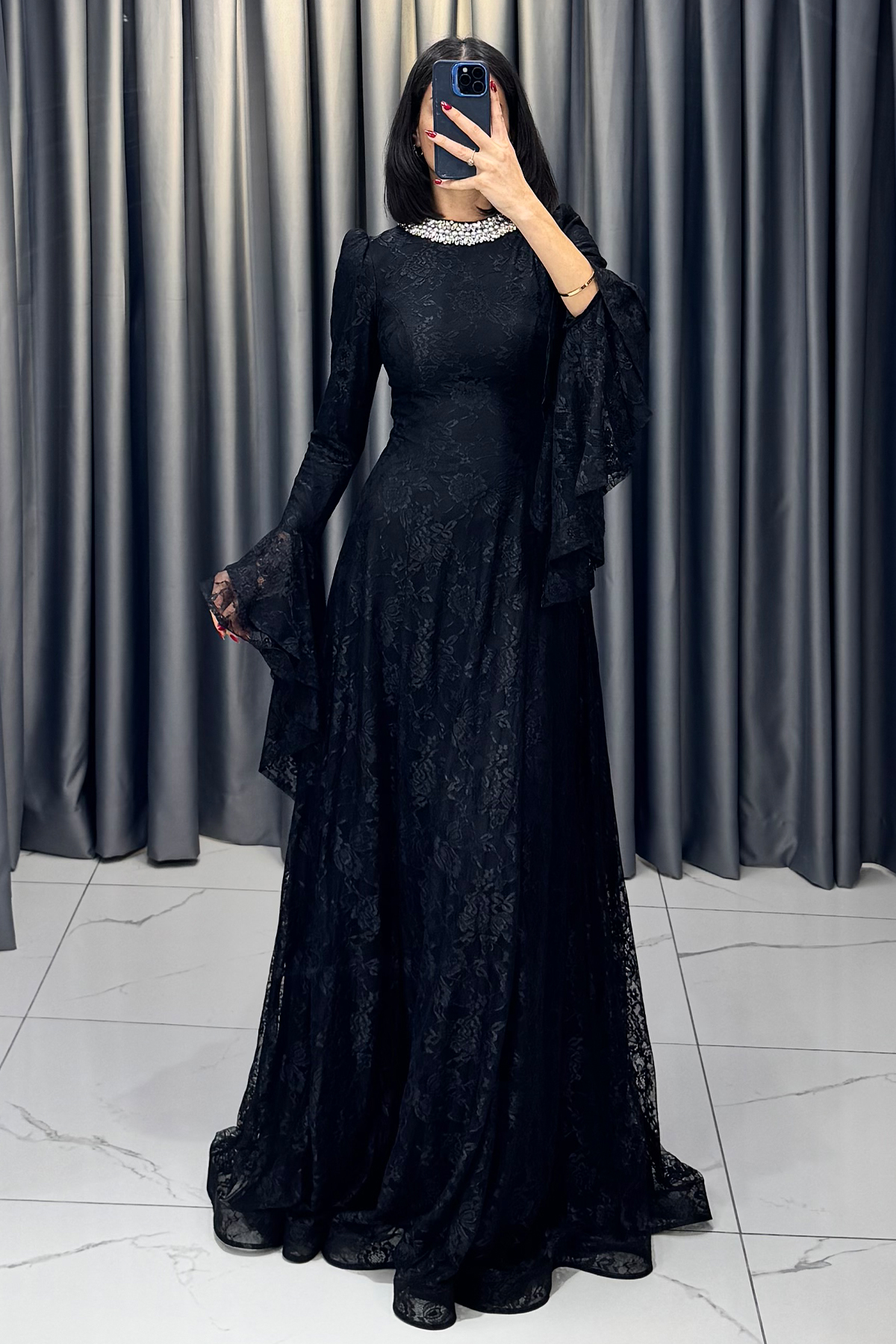 Boynu Taş İşlemeli Yarasa Kollu Arkası İpli Abiye Siyah - Görsel 4