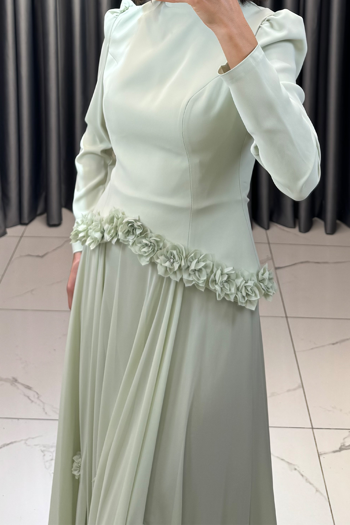 Çiçek Detaylı Belden Oturtmalı Tesettür Abiye Mint Yeşil - Görsel 2