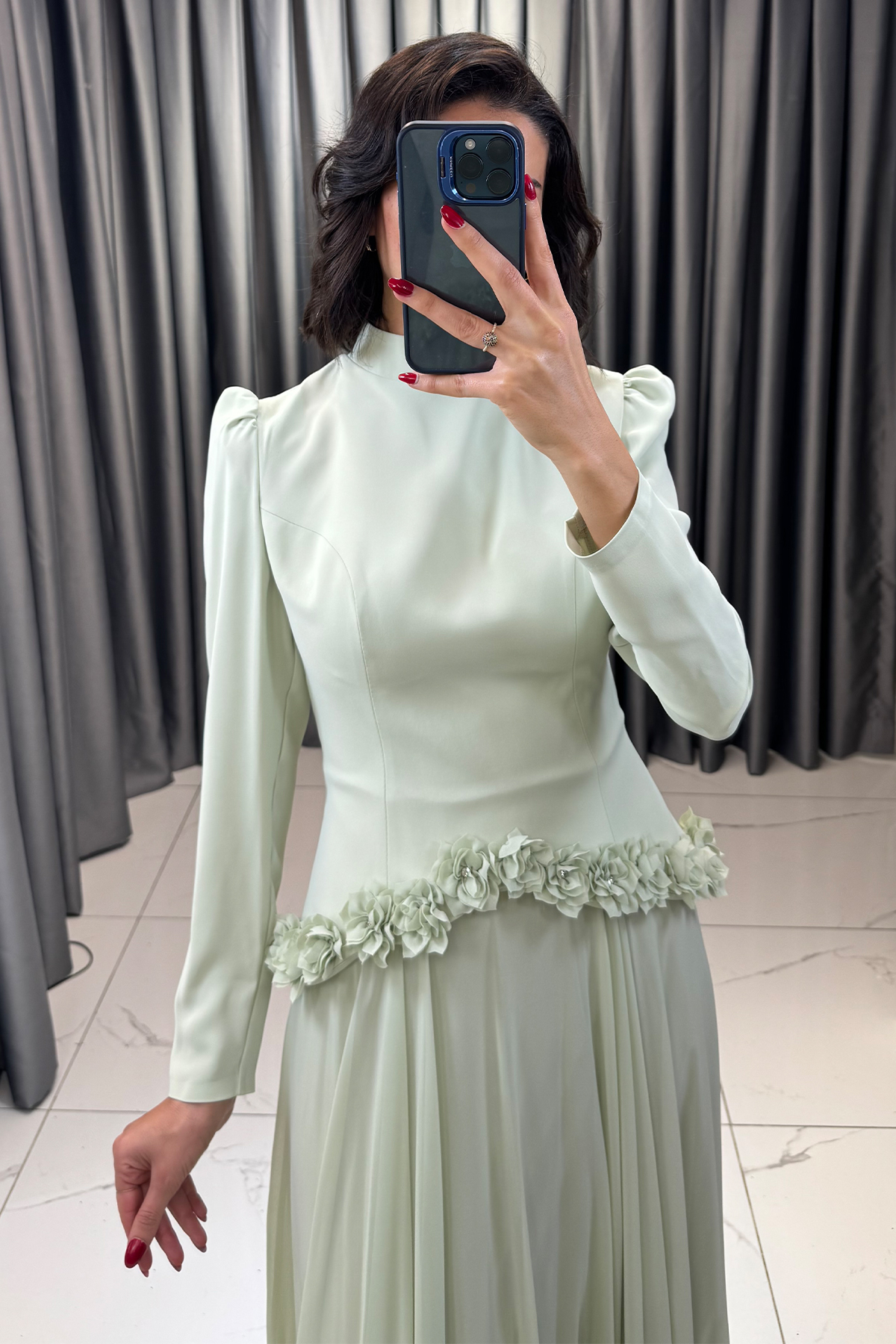 Çiçek Detaylı Belden Oturtmalı Tesettür Abiye Mint Yeşil - Görsel 4