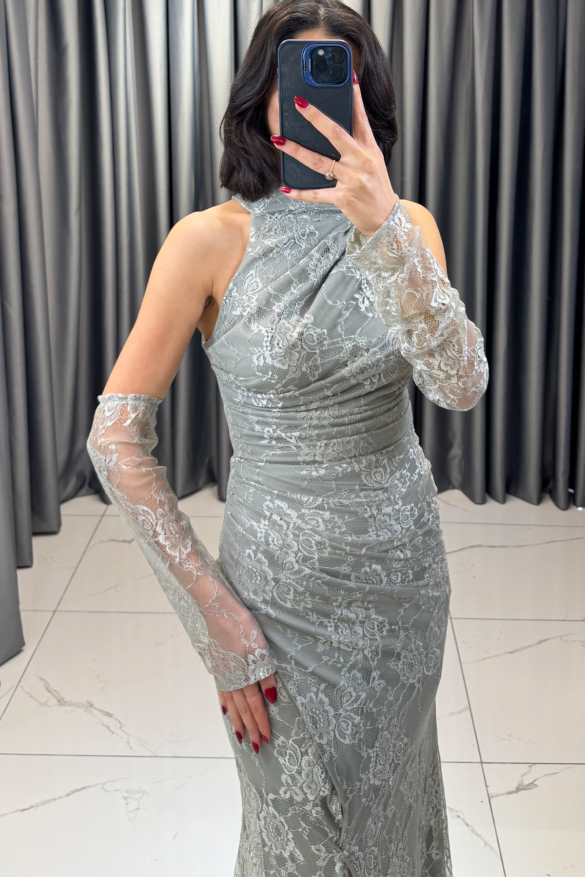 Dantel İşlemeli Halter Yaka Eldiven Detaylı Yırtmaçlı Abiye Mint - Görsel 2