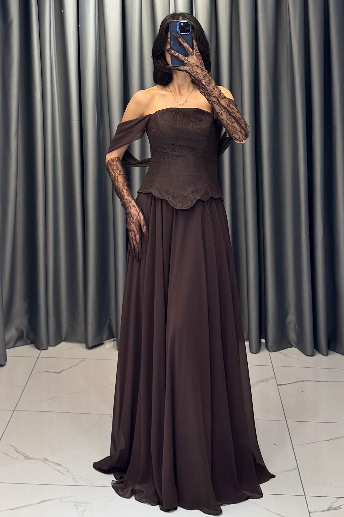 Düşük Kollu Dantel Detaylı Belden Oturtmalı Eldivenli Abiye Kahve