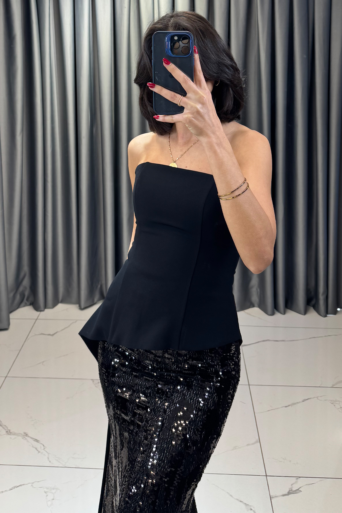 Eteği Payetli Üstü Straplez Takım Siyah - Görsel 4