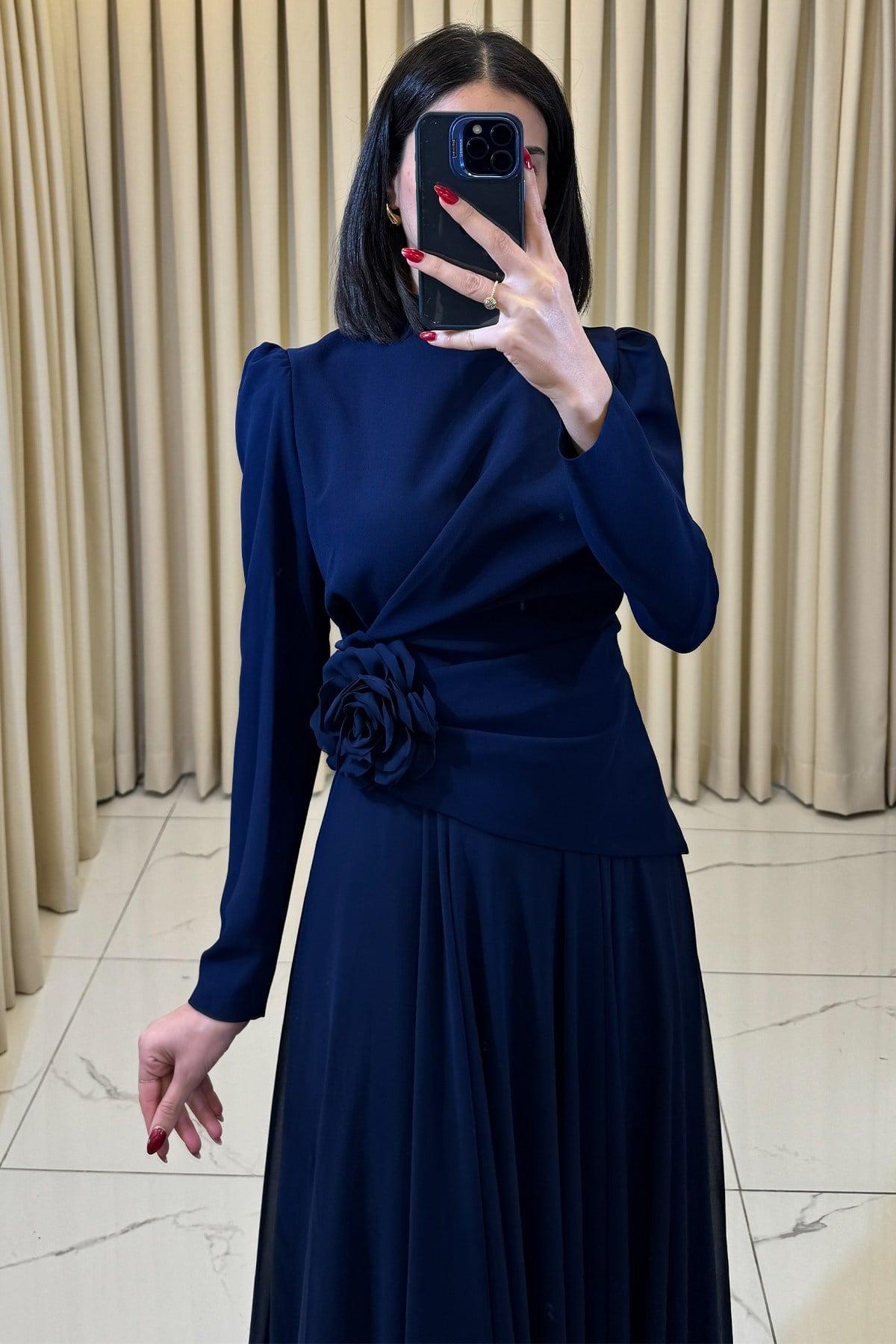 Gül Detaylı Büzgülü Tesettür Abiye Lacivert - Görsel 2