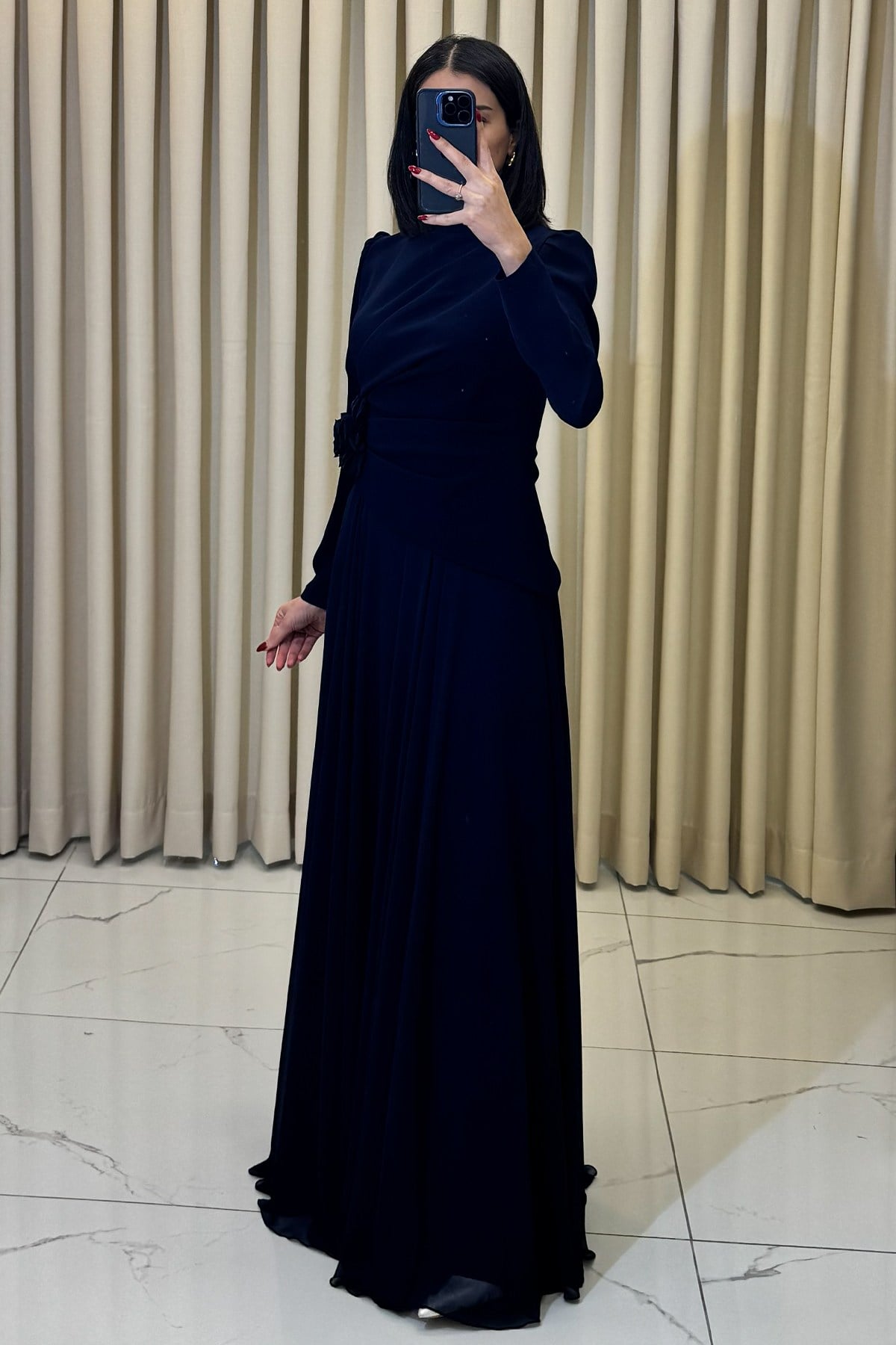 Gül Detaylı Büzgülü Tesettür Abiye Lacivert - Görsel 3