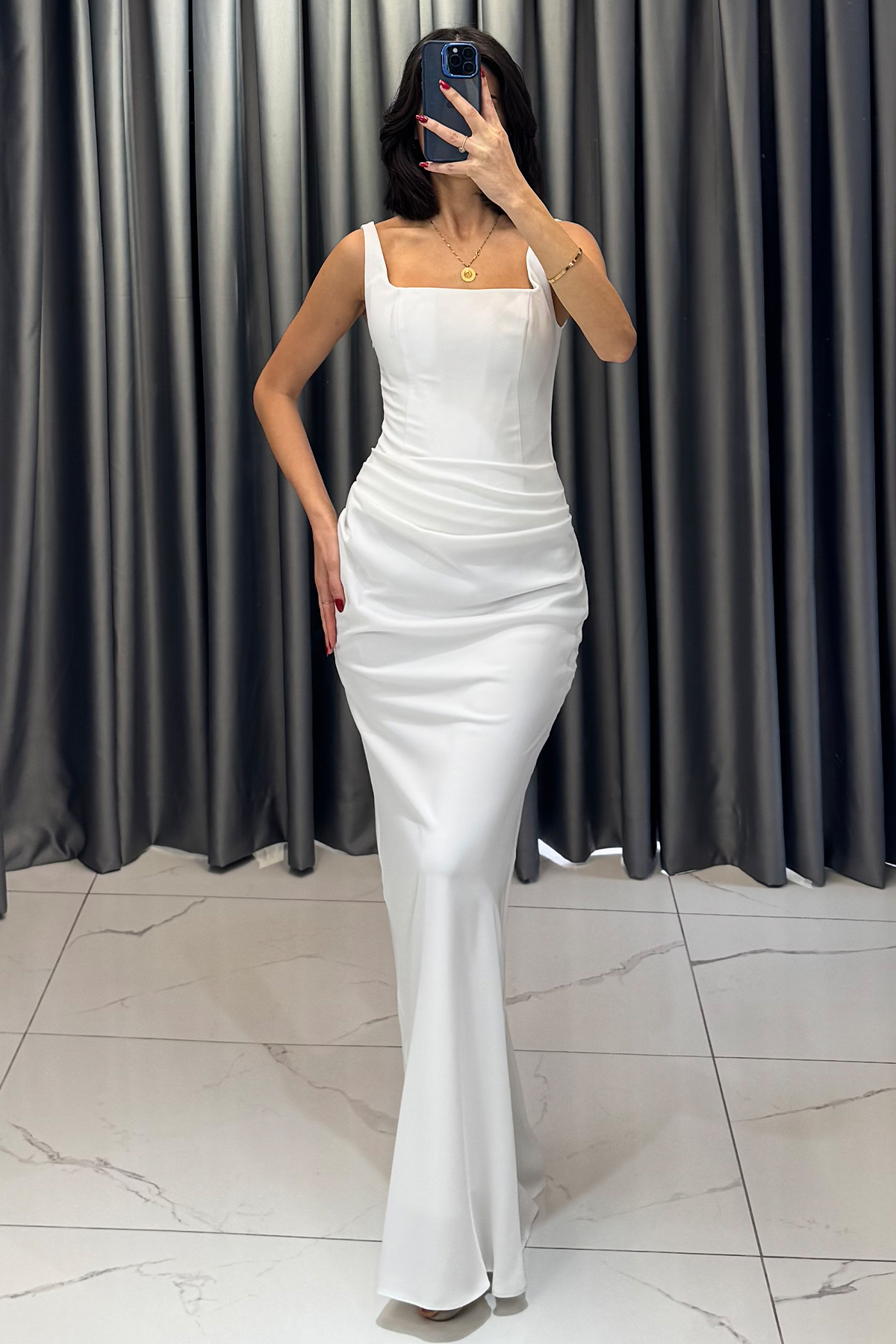 Kare Yaka Askı Detaylı Belden Oturtmalı Abiye Beyaz