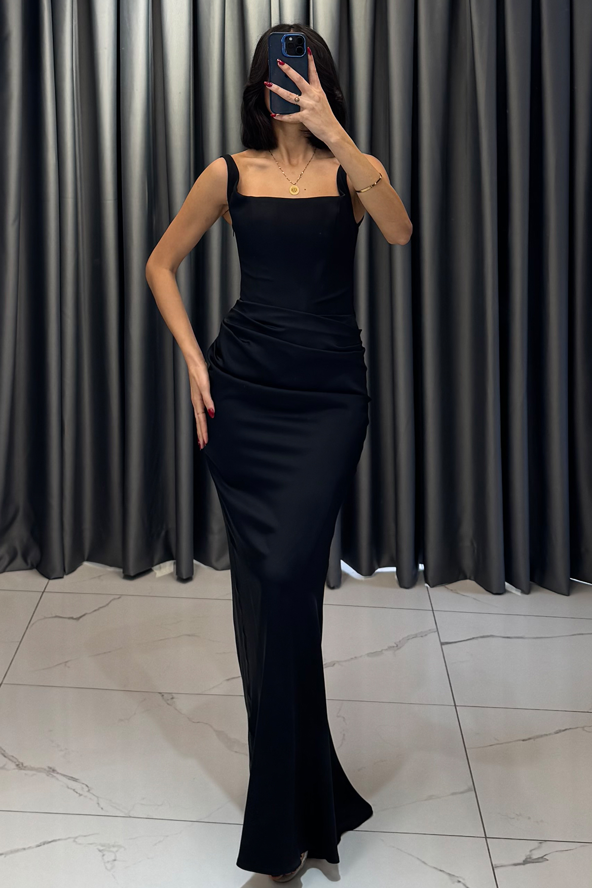 Kare Yaka Askı Detaylı Belden Oturtmalı Abiye Siyah