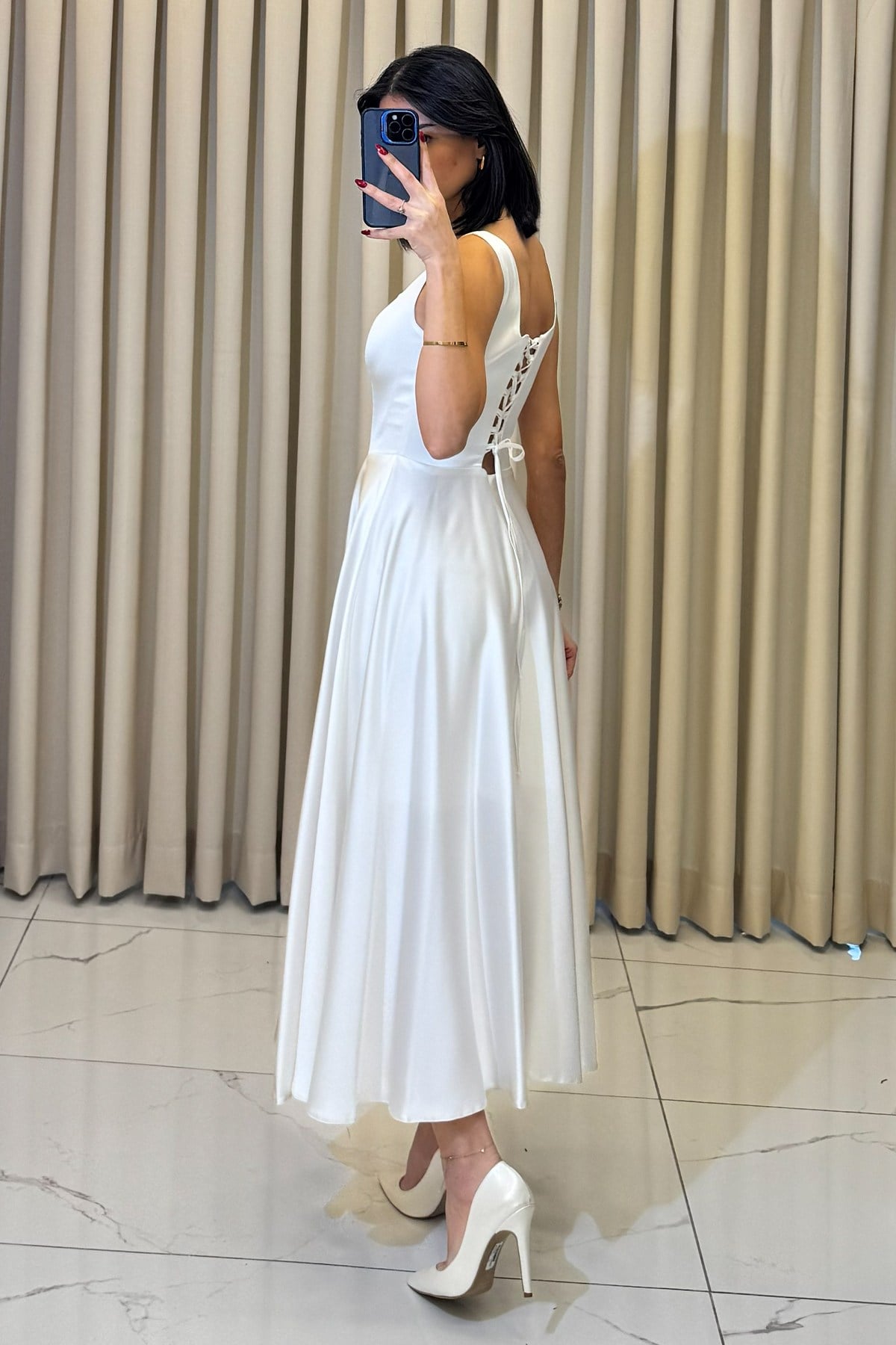 Kare Yaka Sırtı Bağcıklı Kısa Abiye Beyaz - Görsel 5