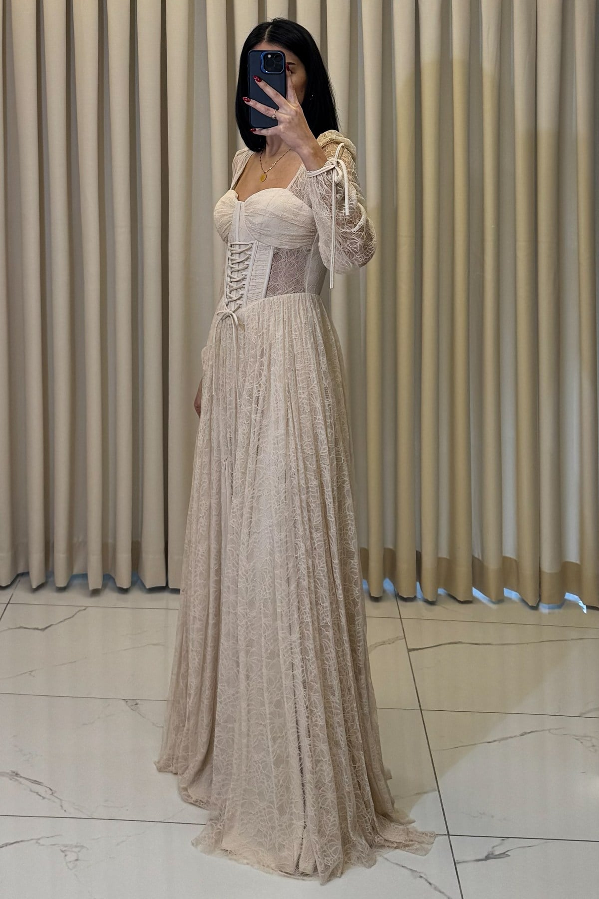 Önü Bağcıklı Lez Dantel Kare Yaka Uzun Kollu Abiye Bej - Görsel 3