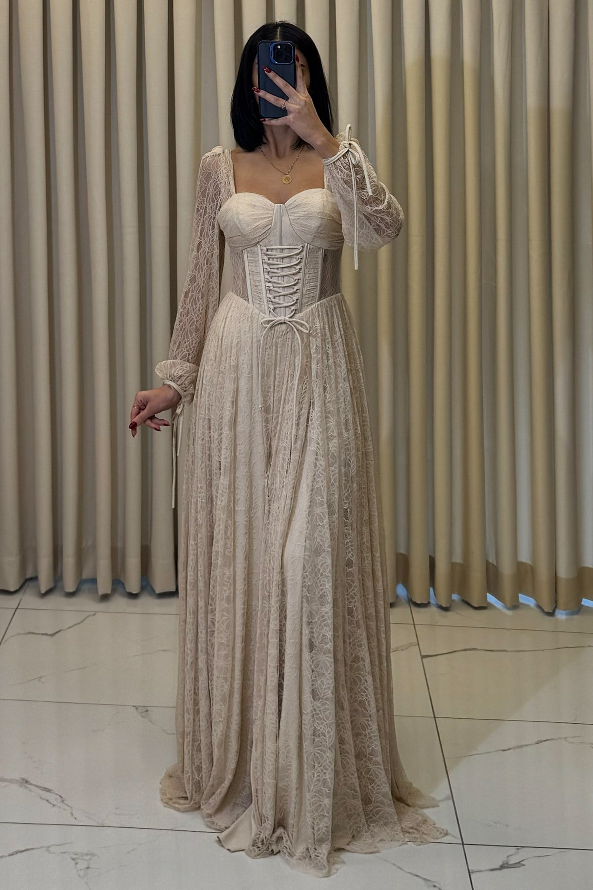 Önü Bağcıklı Lez Dantel Kare Yaka Uzun Kollu Abiye Bej - Görsel 5