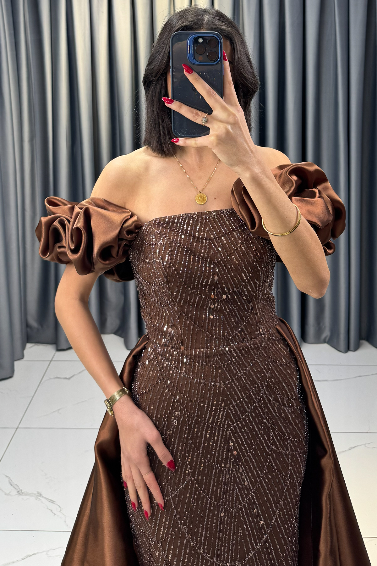 Payet ve Boncuk İşlemeli Balon Kollu Pelerinli Straplez Abiye Kahve - Görsel 2