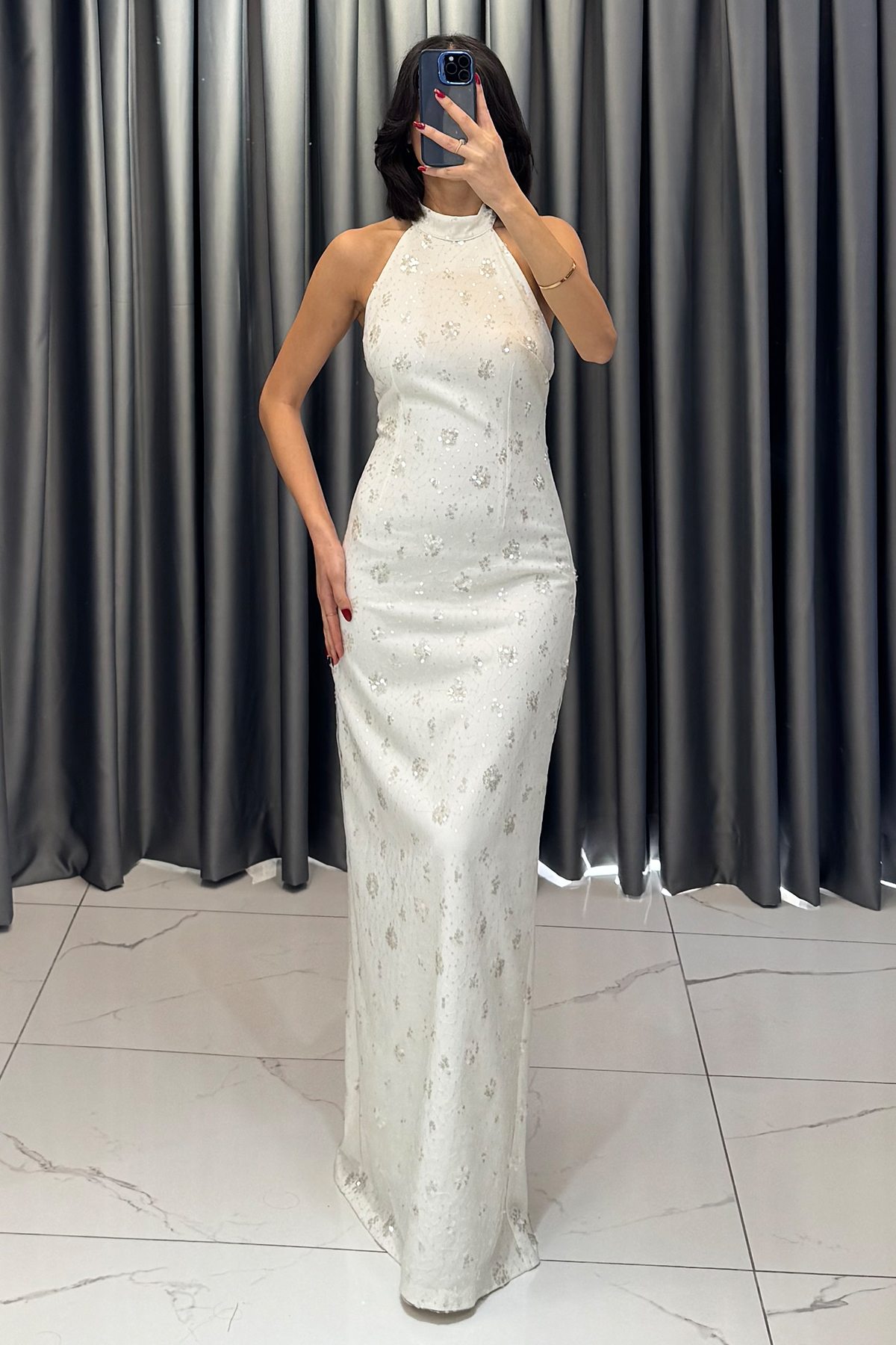 Pul Payet İşlemeli Sırt Dekolteli Halter Yaka Uzun Abiye Ekru