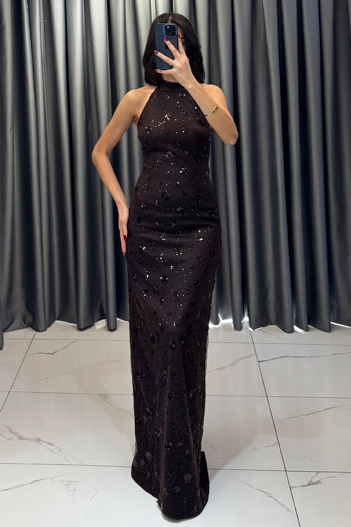 Pul Payet İşlemeli Sırt Dekolteli Halter Yaka Uzun Abiye Kahve