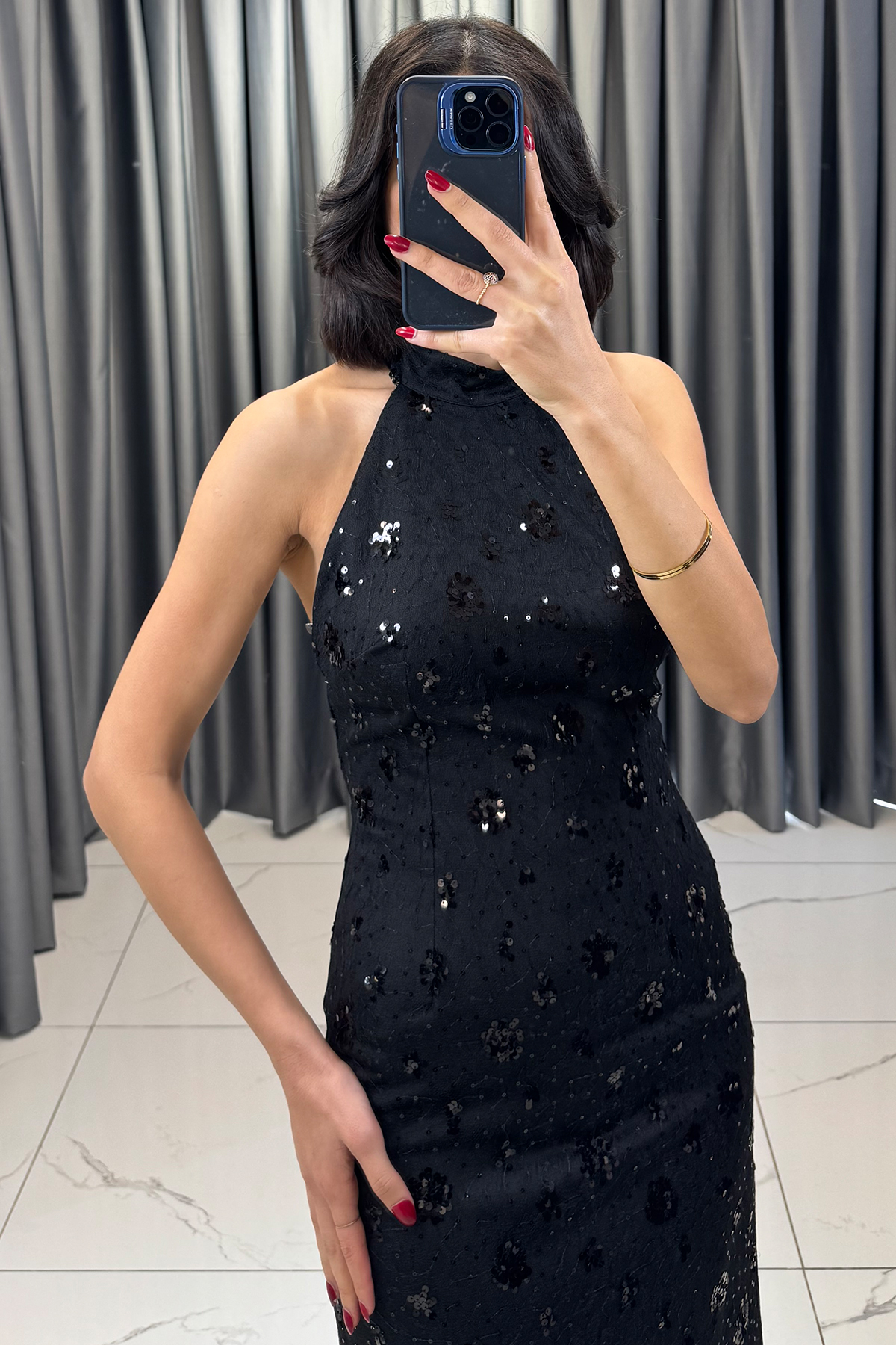 Pul Payet İşlemeli Sırt Dekolteli Halter Yaka Uzun Abiye Siyah - Görsel 2