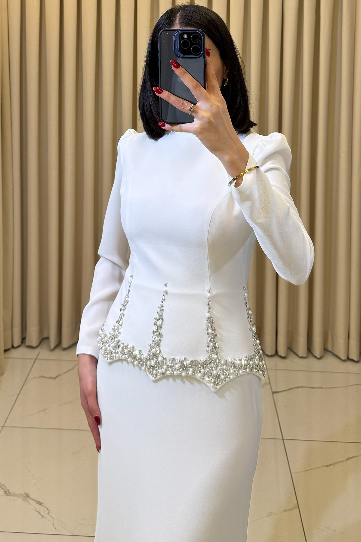 Taş Detaylı Belden Oturtmalı Balık Formunda Tesettür Abiye Beyaz - Görsel 4