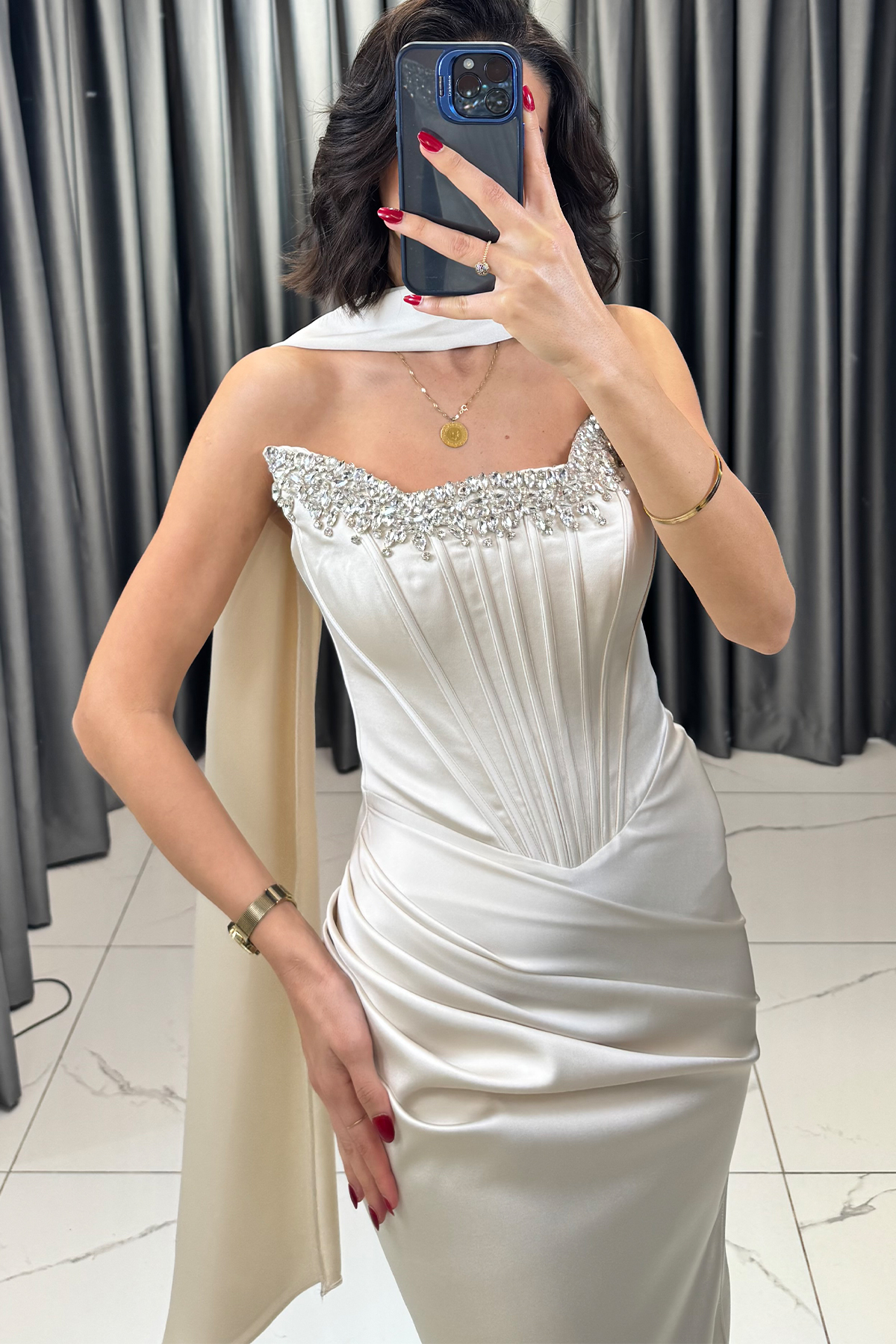 Taş İşlemeli Belden Drapeli Şal Detaylı Straplez Abiye Bej - Görsel 4