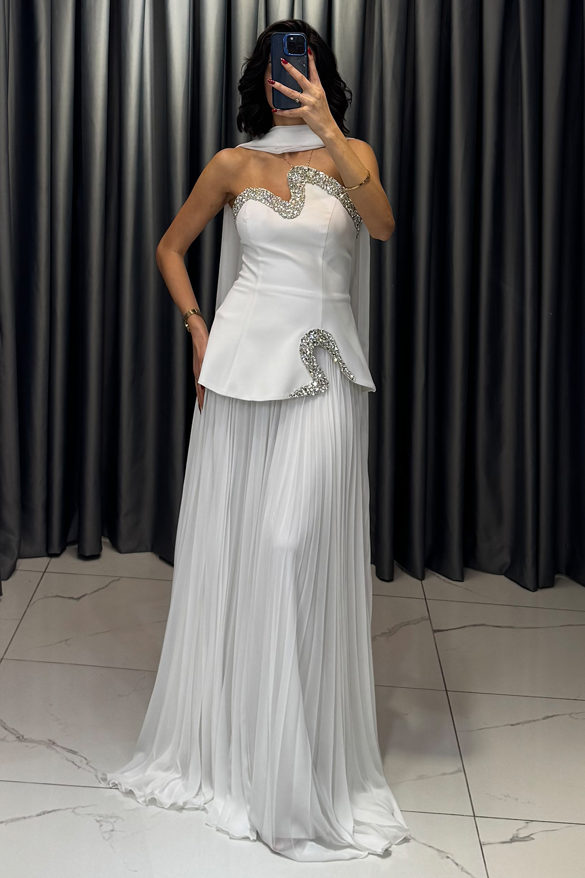 Taş İşlemeli Belden Oturtmalı Şal Detaylı Piliseli Abiye Beyaz