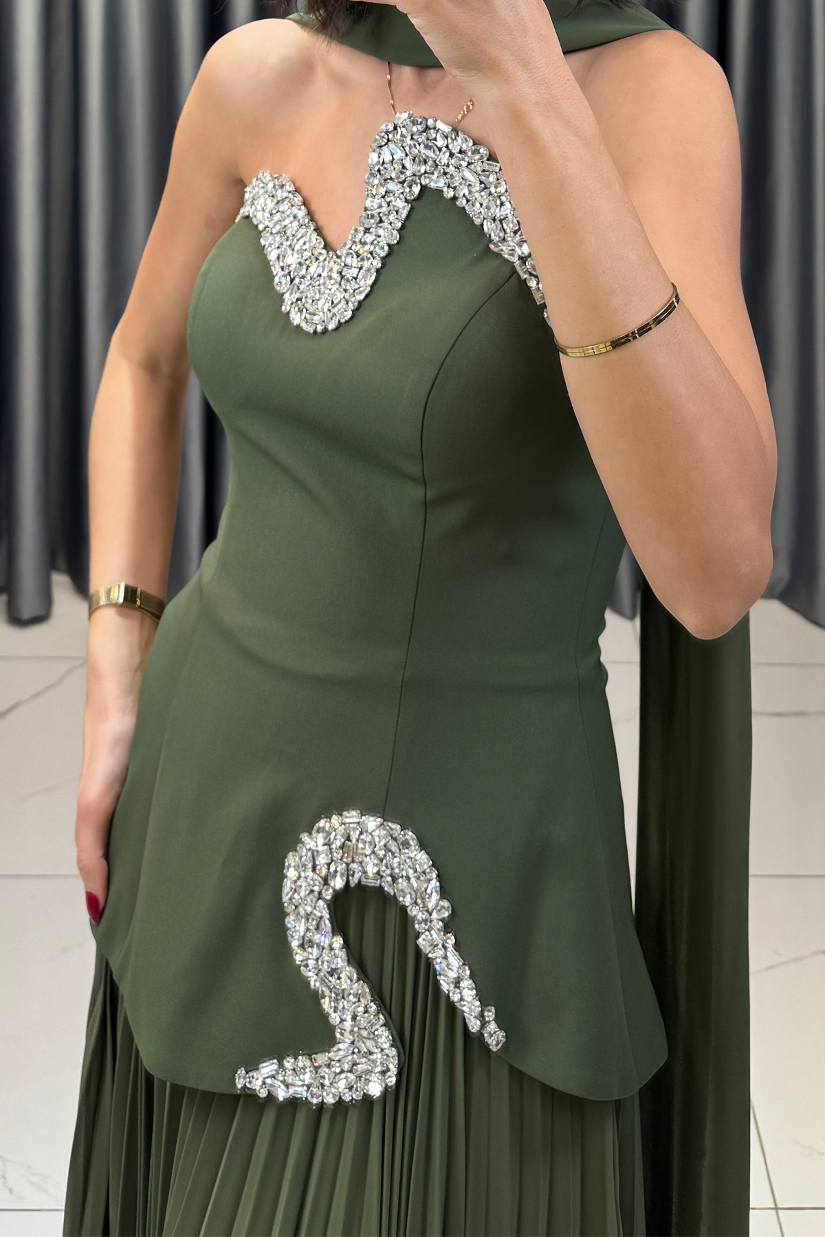 Taş İşlemeli Belden Oturtmalı Şal Detaylı Piliseli Abiye Haki - Görsel 2