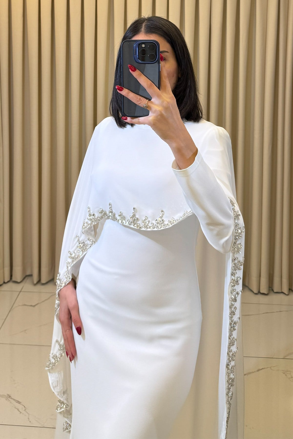 Taş İşlemeli Pelerinli Balık Model Abiye Beyaz - Görsel 2