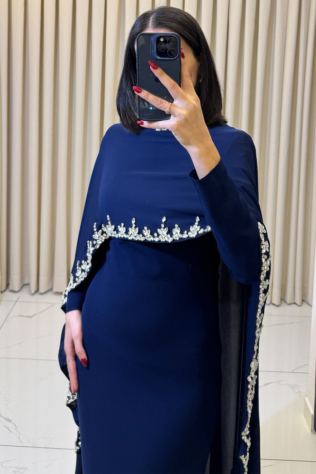 Taş İşlemeli Pelerinli Balık Model Abiye Lacivet - Görsel 2