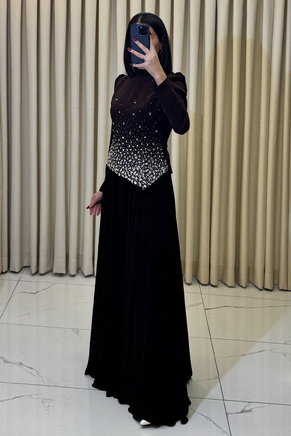 Taş Serpme Detaylı Uzun Tesettür Abiye Kahve - Görsel 3