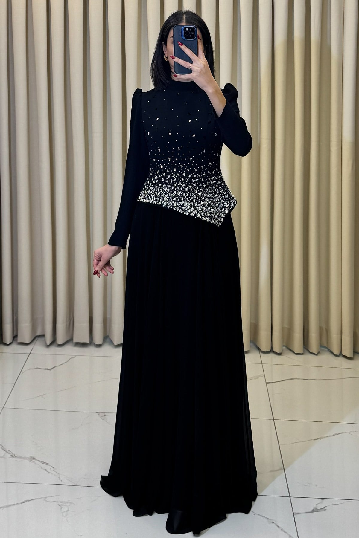 Taş Serpme Detaylı Uzun Tesettür Abiye Siyah